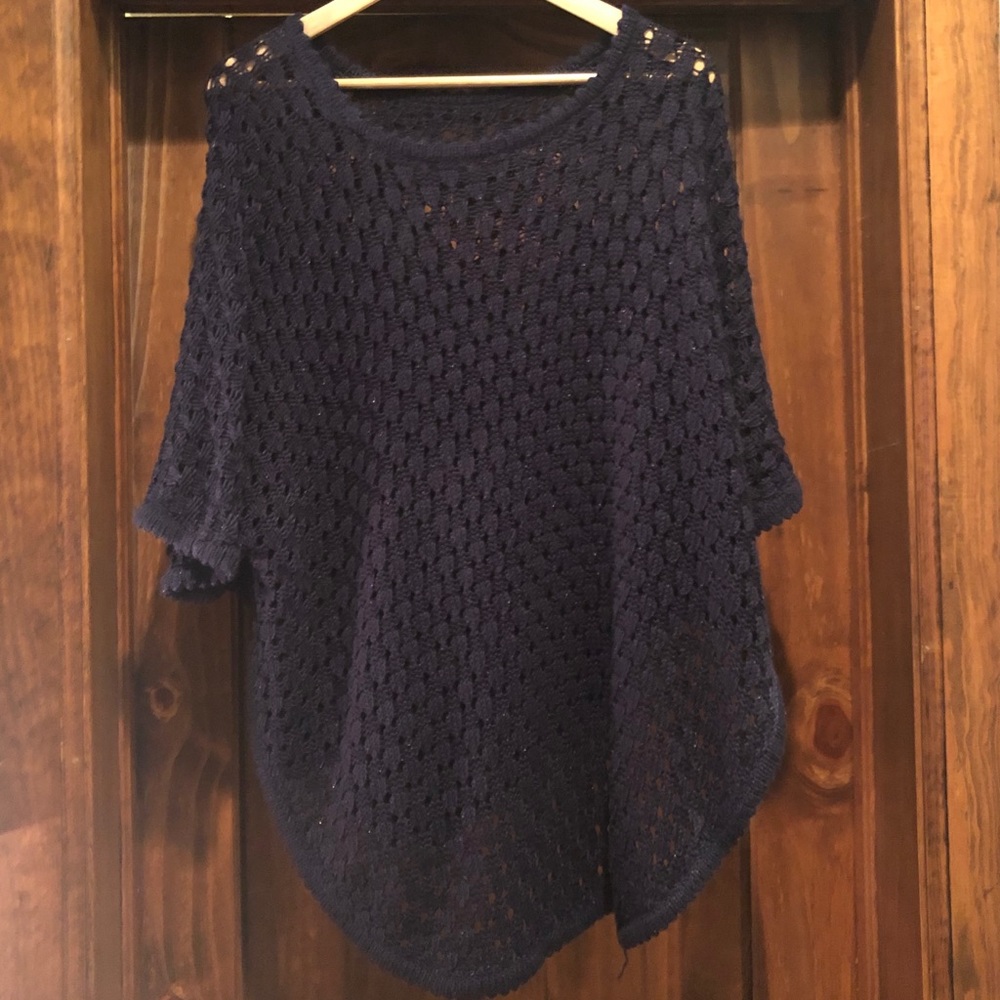 ❌SOLD❌ Navy & Silver Open Weave Poncho